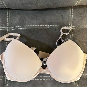 Victorias Secret Padded Plunge Bra NWOT